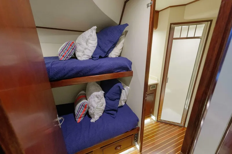 Slide: The Image of 2000 Garlington 61C "Salemwolf" - Stateroom - 5475955