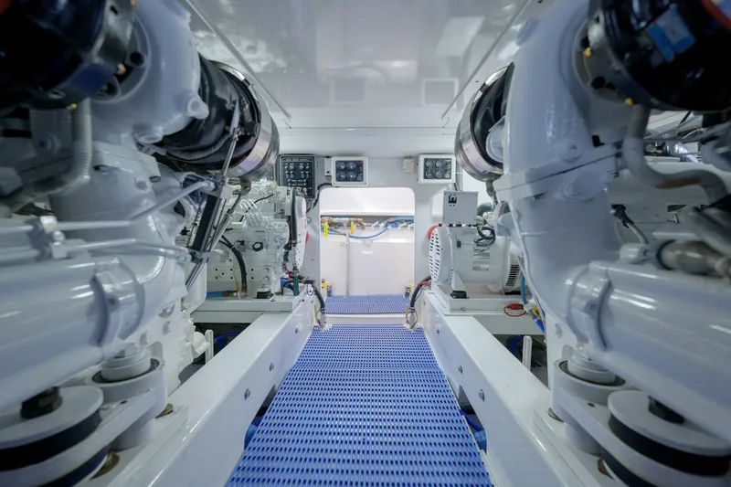 Slide: The Image of 2000 Garlington 61C "Salemwolf" - Engine Room - 5475964