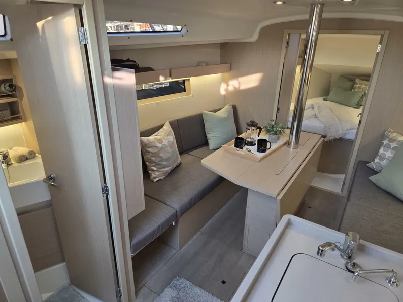 Slide: The Image of Beneteau Oceanis 34.1 2023 - 6113496