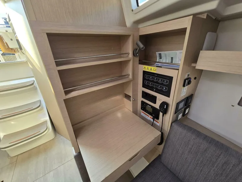 Slide: The Image of Fold-down Nav Station - 5419057