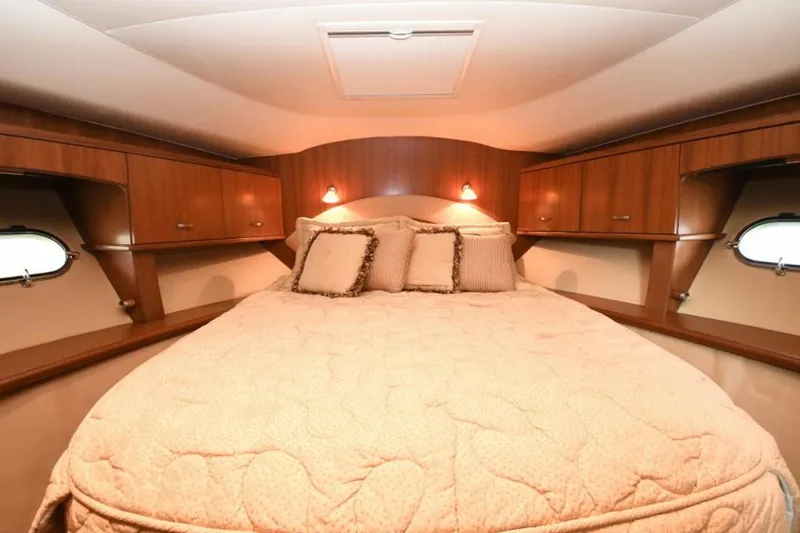 Slide: The Image of 2008 58 Tiara Yachts Sovran - Dreamscape - VIP Stateroom - 5420989