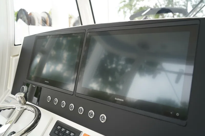 Slide: The Image of Regulator Marine 30XO 2025 - 5421749