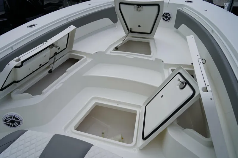 Slide: The Image of Regulator Marine 30XO 2025 - 5421755