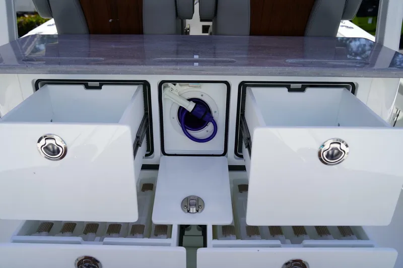 Slide: The Image of Regulator Marine 30XO 2025 - 5421759