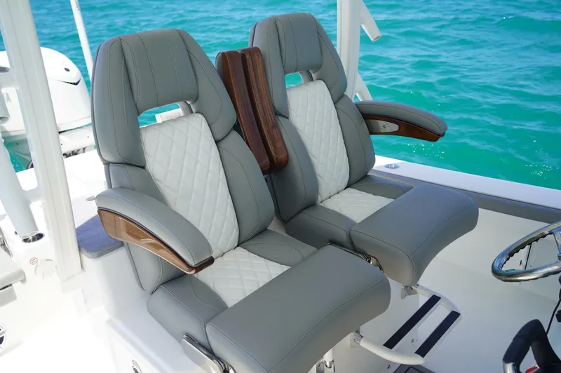 Slide: The Image of Regulator Marine 30XO 2025 - 5421773