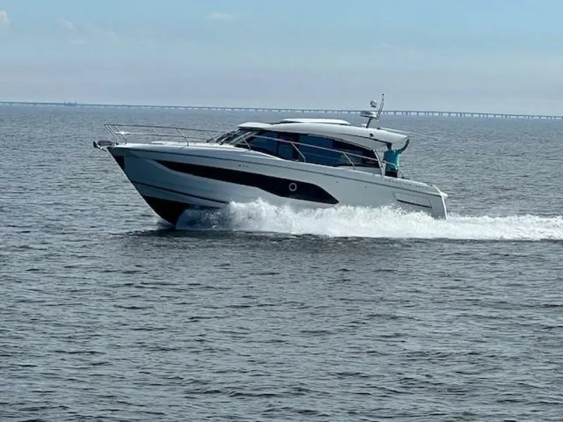 Slide: The Image of 42' Prestige port forward profile2 - 5423181