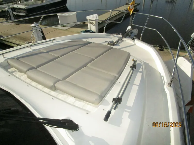 Slide: The Image of 42' Prestige foredeck1 - 5423109