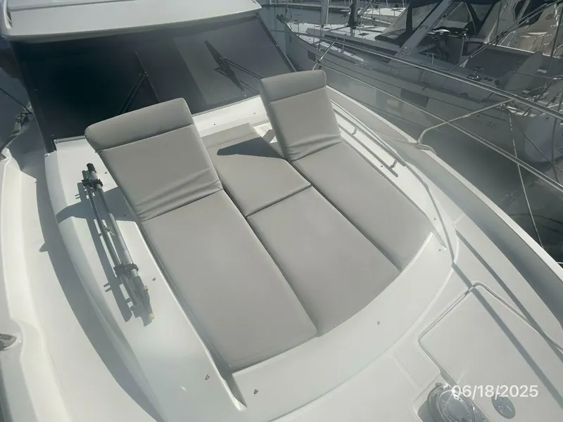 Slide: The Image of 42' Prestige foredeck sunpad2 - 5423107
