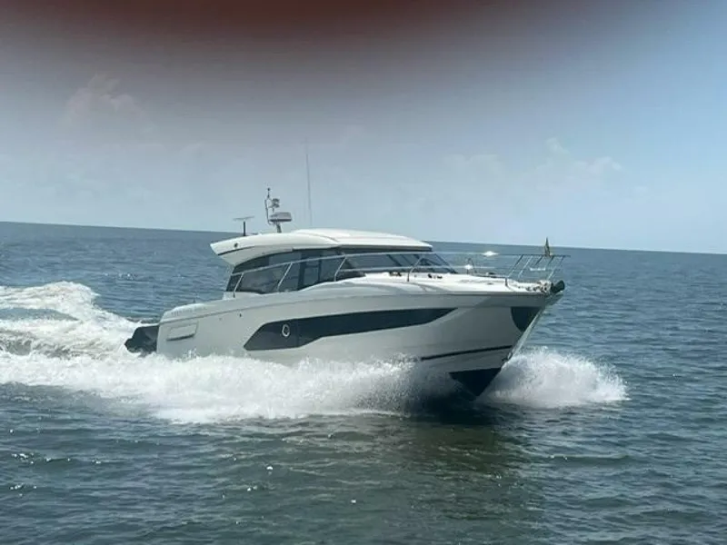 Slide: The Image of 42' Prestige starboard forward profile3 - 5423184