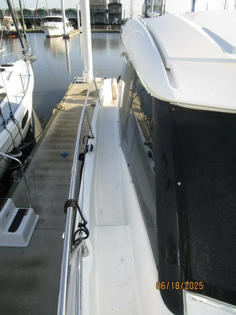 Slide: The Image of 42' Prestige starboard side deck2 - 5423172