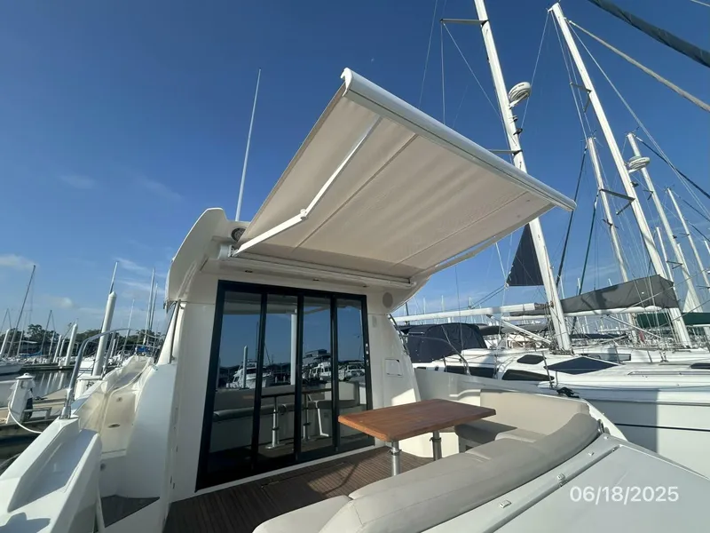 Slide: The Image of 42' Prestige aftdeck bimini - 5423087