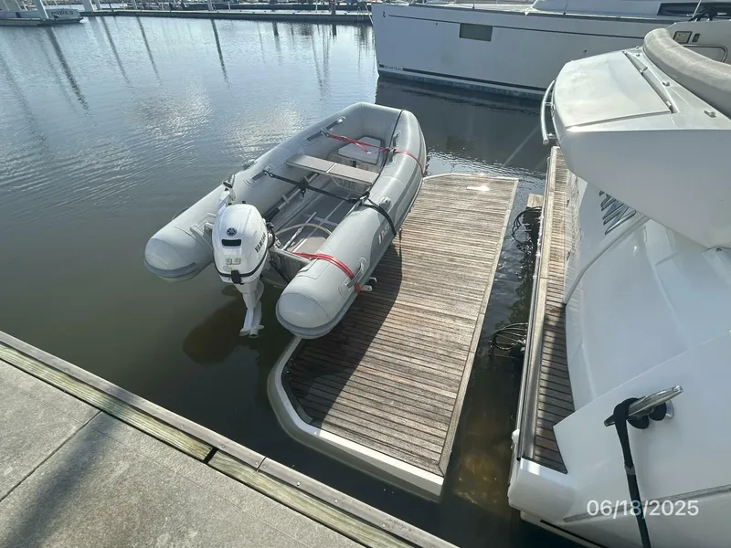 Slide: The Image of 42' Prestige swimplatform lowered - 5423175