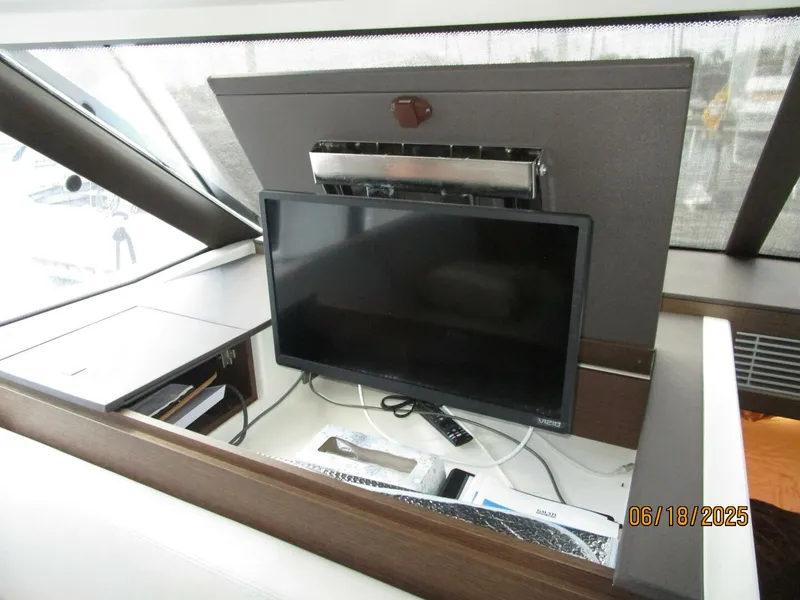 Slide: The Image of 42' Prestige salon TV - 5423163