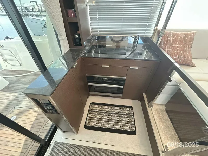 Slide: The Image of 42' Prestige galley2 - 5423112