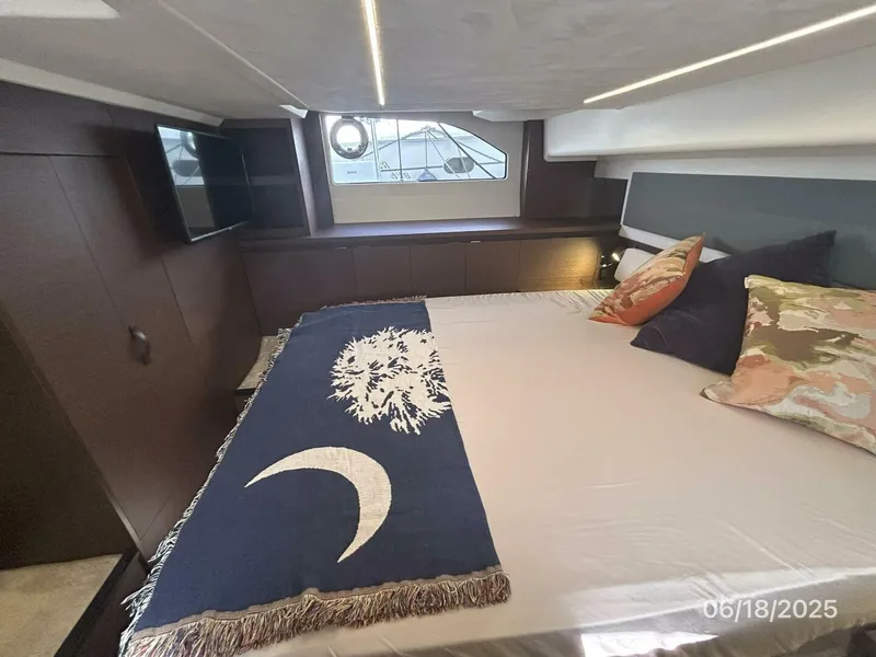 Slide: The Image of 42' Prestige master stateroom starboard - 5423136