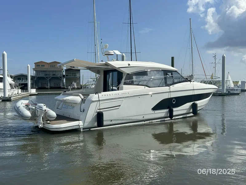 Slide: The Image of 42' Prestige starboard aft profile3 - 5423166