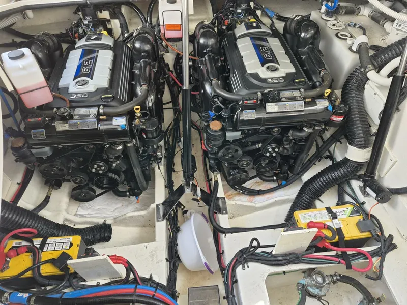 Slide: The Image of Sea Ray Sundancer 350 Coupe 2019 - 5423153