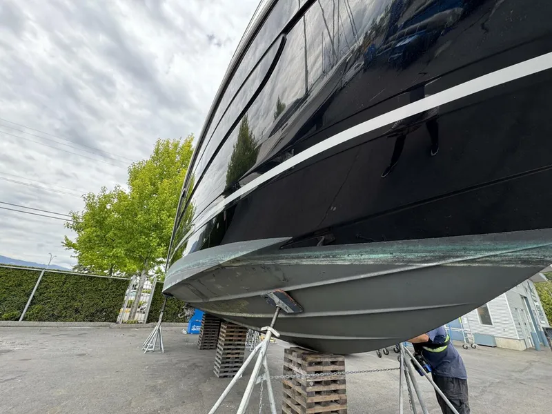 Slide: The Image of Sea Ray Sundancer 350 Coupe 2019 - 5423162