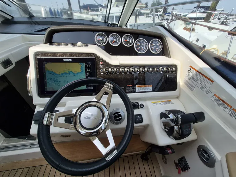 Slide: The Image of Sea Ray Sundancer 350 Coupe 2019 - 5423140