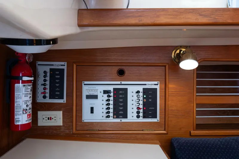 Slide: The Image of Nonsuch 30 1989 - 5429180