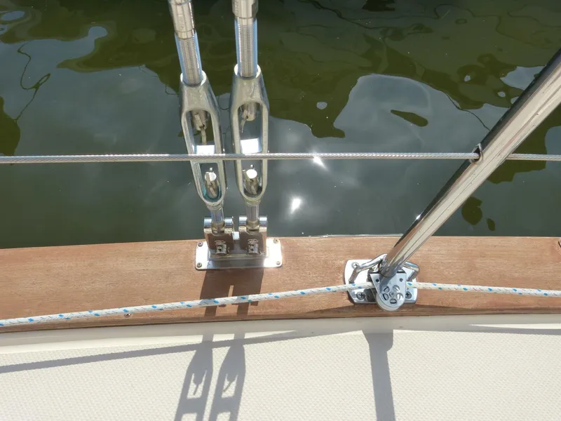 Slide: The Image of 2000 Island Packet 420 turnbuckles - 5439598