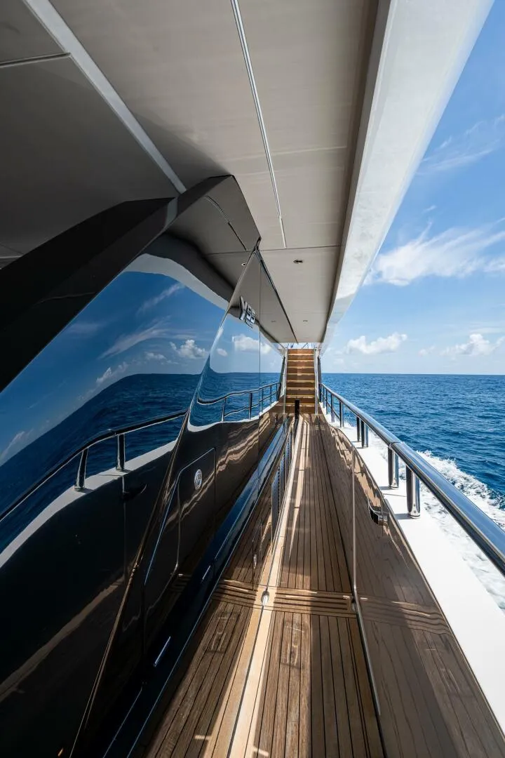 Slide: The Image of Princess Y95 Side View - Walk around - 5423610