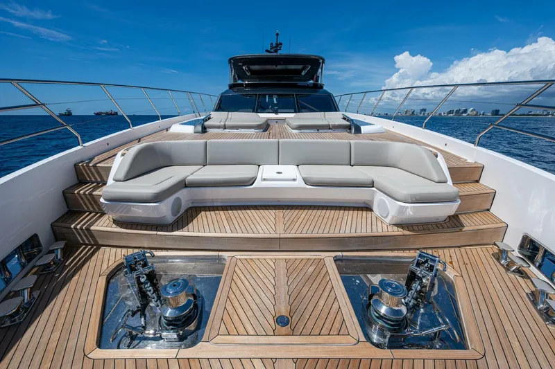 Slide: The Image of Princess Y95 Bow/Foredeck - 5423611