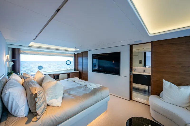 Slide: The Image of Princess Y95 On Deck Master Stateroom - 5424195