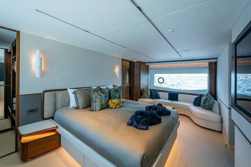 Slide: The Image of Princess Y95 Lower - Secondary Master Stateroom - 5424173