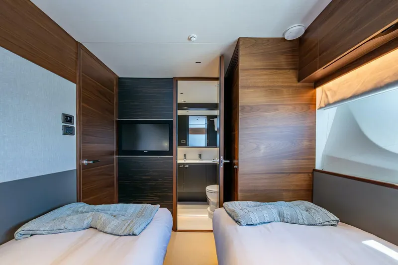 Slide: The Image of Princess Y95 Lower - Starboard Guest Stateroom - 5424188