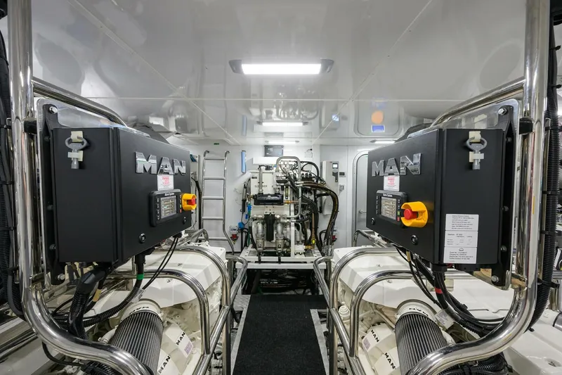 Slide: The Image of Princess Y95 Engine Room - 5521223