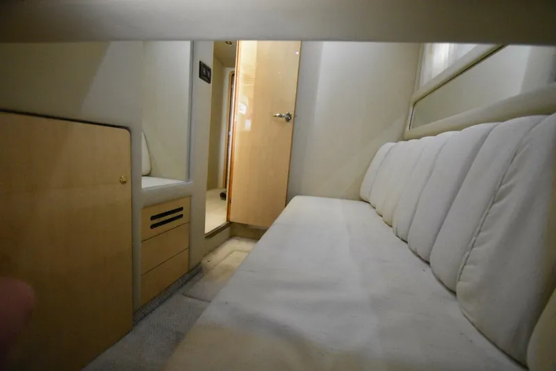 Slide: The Image of 2000 Sea Ray 480 Sedan Bridge Power 9850225 983774531 0 240620250705 27 - 5423733