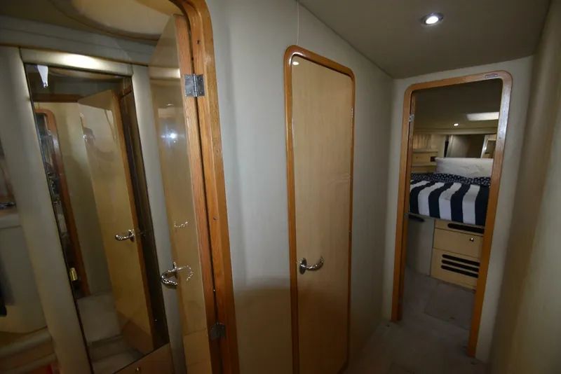 Slide: The Image of 2000 Sea Ray 480 Sedan Bridge Power 9850225 983774524 0 240620250704 20 - 5423740