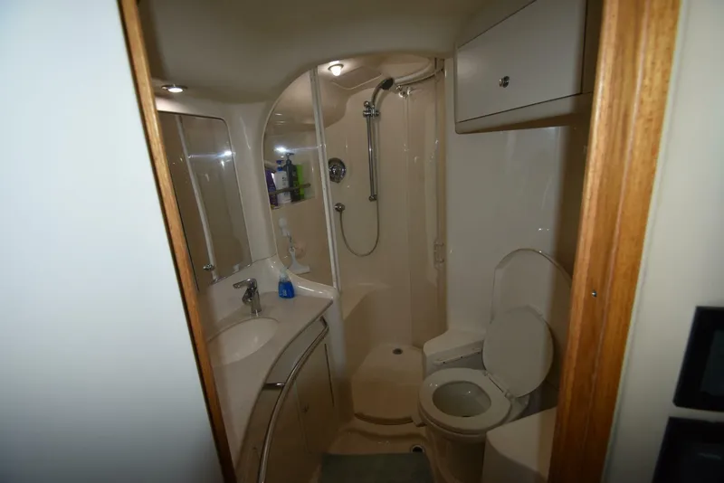 Slide: The Image of 2000 Sea Ray 480 Sedan Bridge Power 9850225 983774521 0 240620250704 17 - 5423743