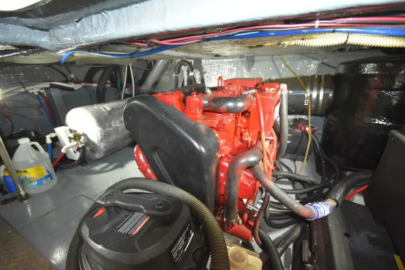 Slide: The Image of 2000 Sea Ray 480 Sedan Bridge Power 9850225 983774566 0 240620250708 62 - 5423702