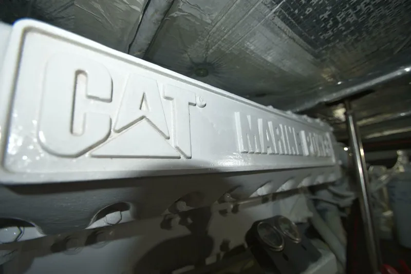 Slide: The Image of 2000 Sea Ray 480 Sedan Bridge Power 9850225 983774574 0 240620250708 69 - 5423691