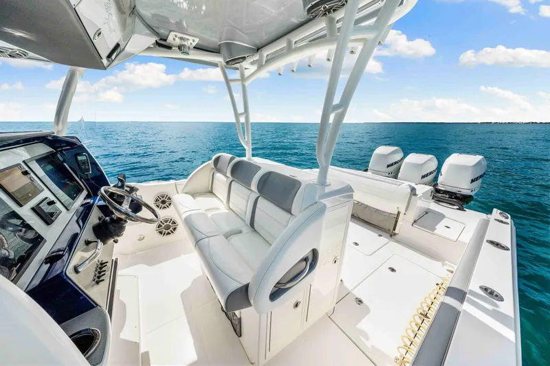 Slide: The Image of 2021 Nor-Tech 390SS - Helm - 5424958