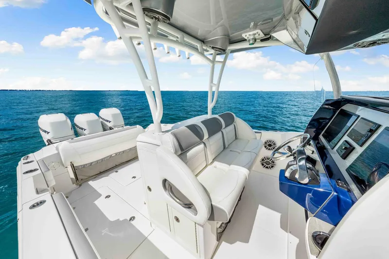 Slide: The Image of 2021 Nor-Tech 390SS - Helm - 5424959