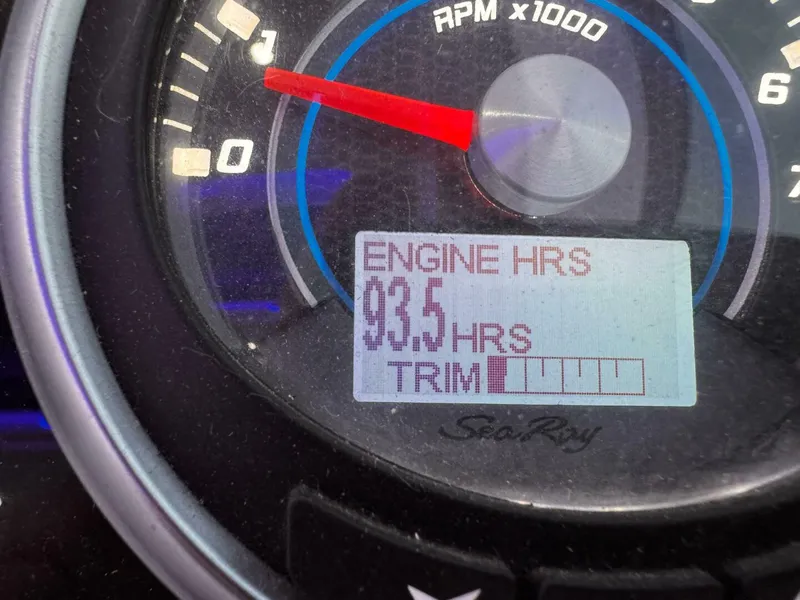 Slide: The Image of Sea Ray 350 Sundancer 2019 - 5424858