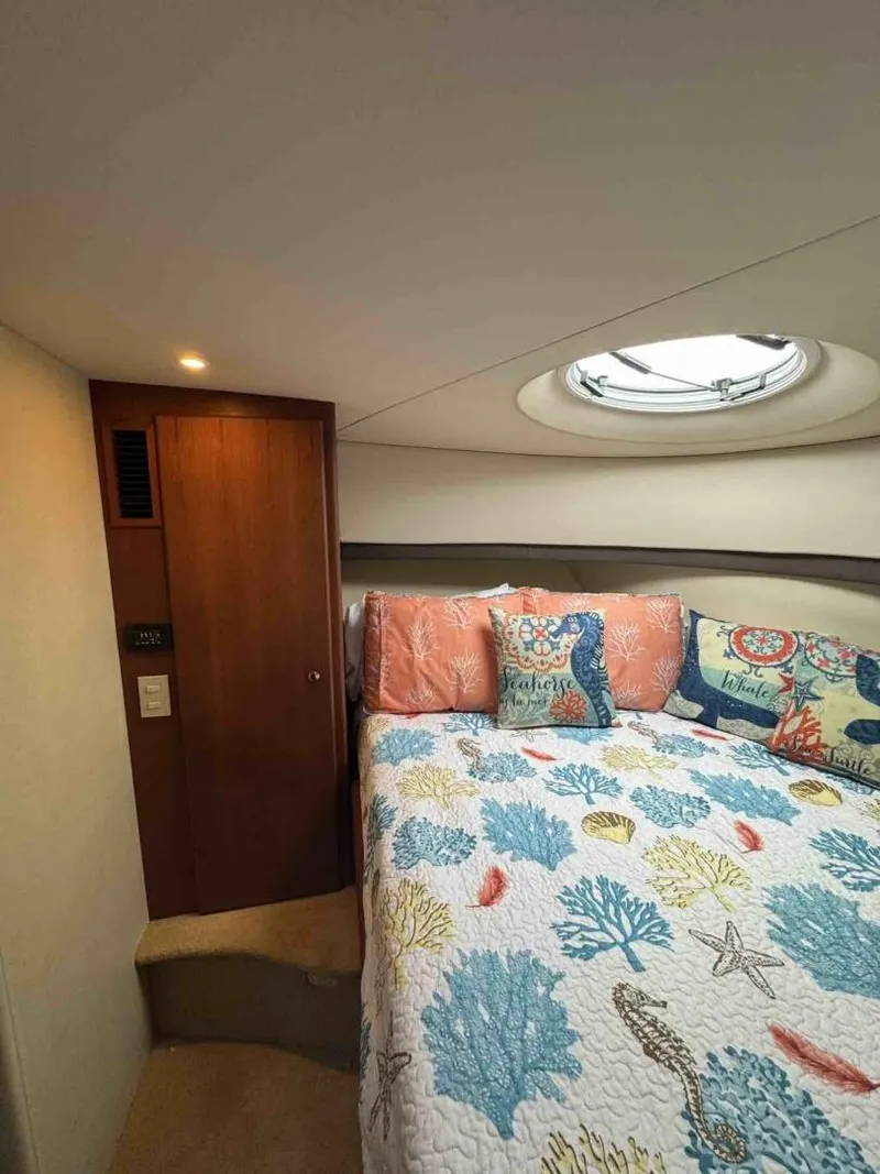 Slide: The Image of 34c Silverton forward master stateroom - 5429694