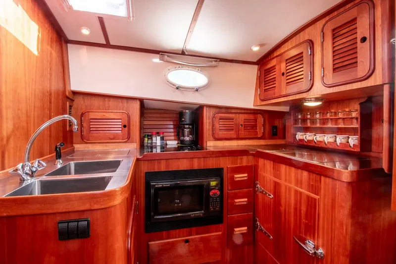 Slide: The Image of Hinckley Yachts Talaria 44 Express 2003 - 5425474