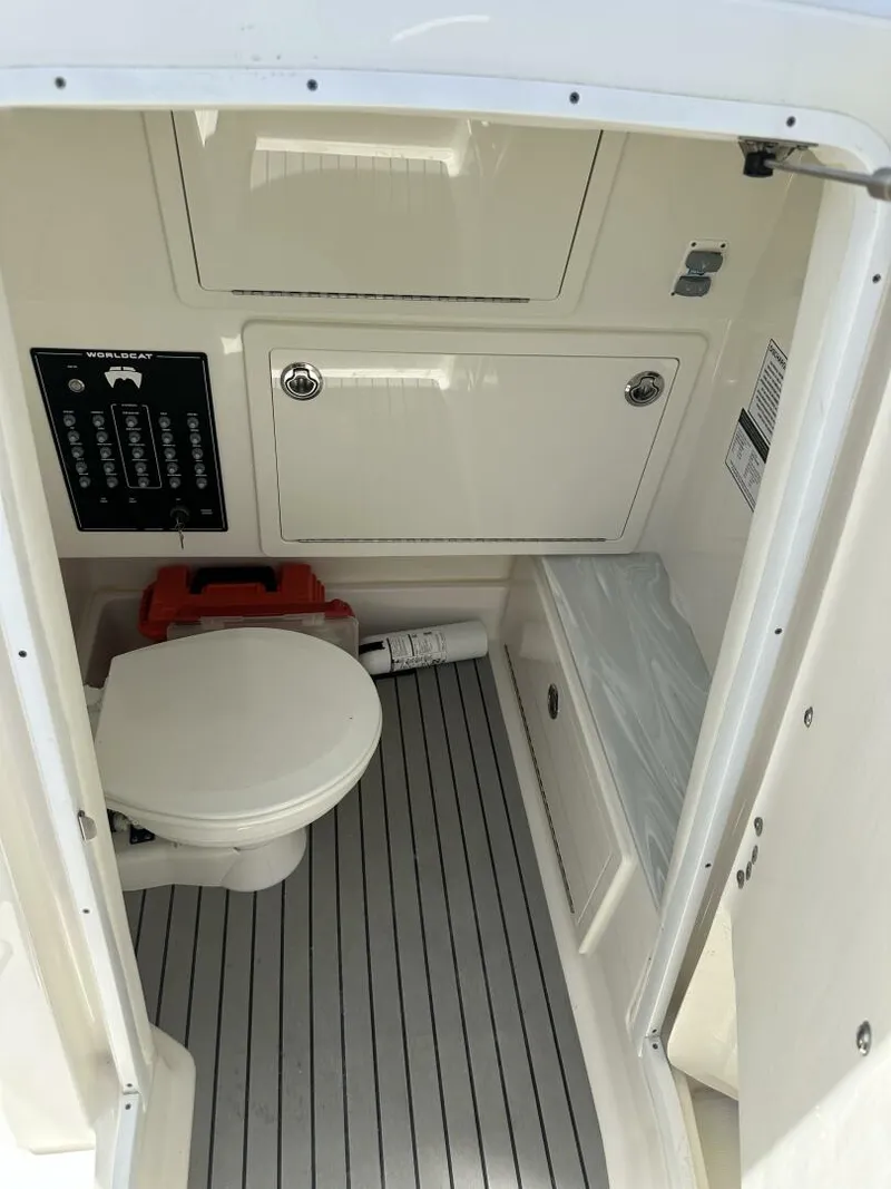 Slide: The Image of World Cat 280CCX 2024 - 5425596