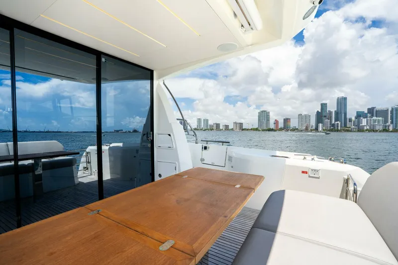 Slide: The Image of Prestige 520 2023 - 5498997