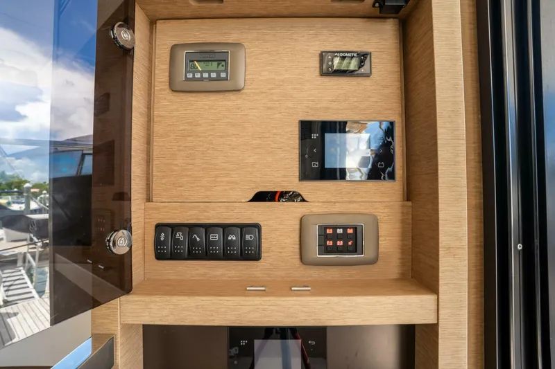 Slide: The Image of Prestige 520 2023 - 5499071