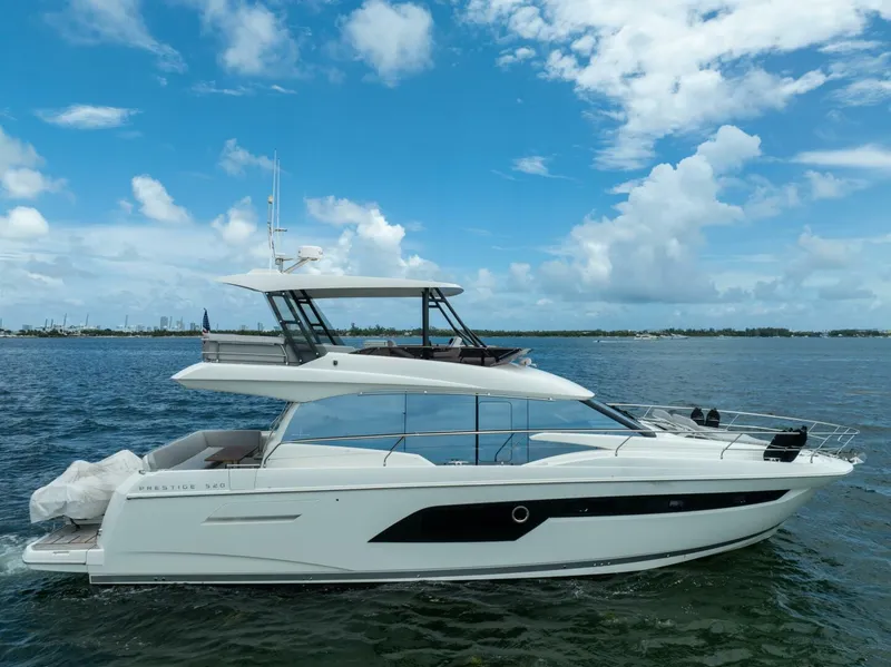 Slide: The Image of Prestige 520 2023 - 5498981