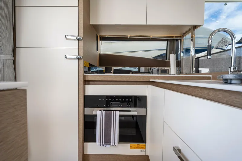 Slide: The Image of Prestige 520 2023 - 5499075