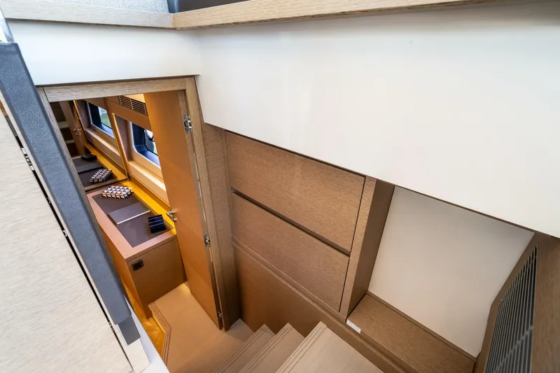 Slide: The Image of Prestige 520 2023 - 5499081