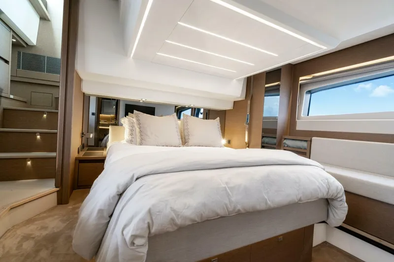 Slide: The Image of Prestige 520 2023 - 5499083