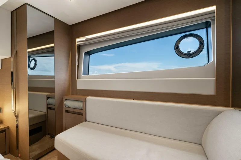 Slide: The Image of Prestige 520 2023 - 5499085