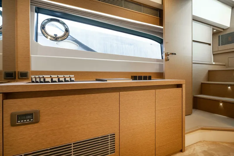 Slide: The Image of Prestige 520 2023 - 5499086